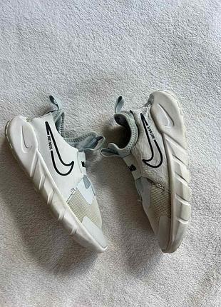 Кроссовки фирмы nike 33 размера по стельке 21 см