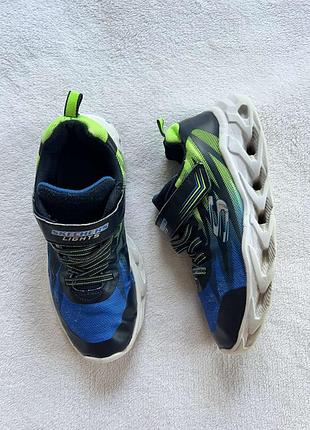 Кроссовки фирмы skechers 36 размера по стельке 23,5 см