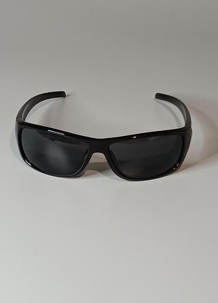 🕶️🕶️ сонцезахисні окуляри в спортивному стилі на глянсовій оправі 🕶️🕶️
