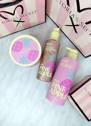 Набір / лосьйон + олія-хайлайтер + скраб для тіла «pink pineapple». pink. victoria's secret. оригінал 🇺🇸