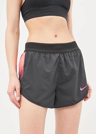 Класні спортивні шорти nike оригінал