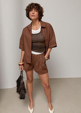 Лляний однотонний костюм із сорочки на ґудзиках і шортів