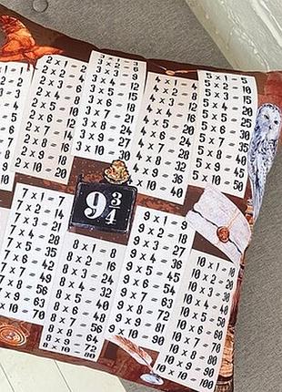 Подушка з принтом 40х40 см таблиця множення гаррі поттер