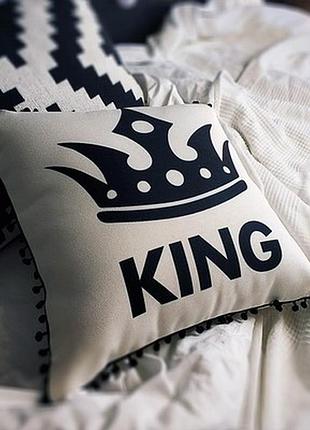 Подушка декоративна з помпонами (мішковина) king