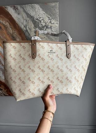 Coach field tote with horse and carriage print