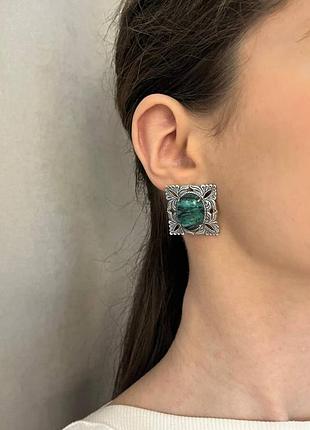 Серьги из серебра с лиственитом хартов 20271