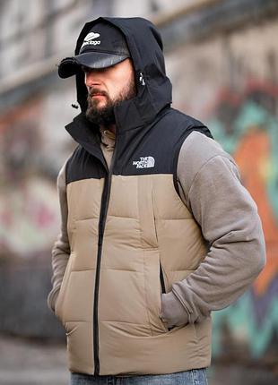 Мужская жилетка с принтом tnf с капюшоном из плащевой ткани бежевая с чёрным