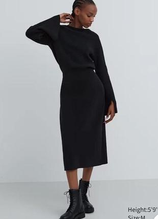 Черное трикотажное платье uniqlo из коллекции uniqlo c