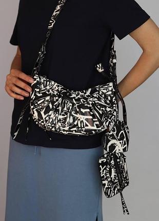 Жіноча сумка balenciaga le cagole graffiti чорно-біла 23х15х10