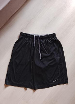 Спортивні шорти nike dri-fit