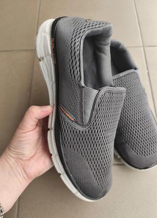 Оригінальні кросівки skechers