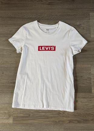 Футболка від levi’s