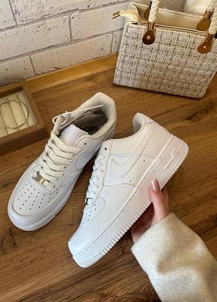 Стильні кросівки nike air force 1 white low