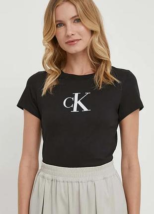Жіноча футболка calvin klein