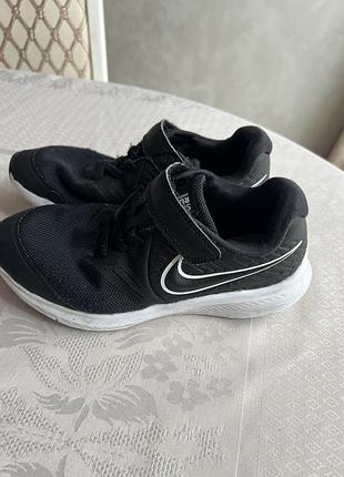 Чорні дитячі кросівки nike