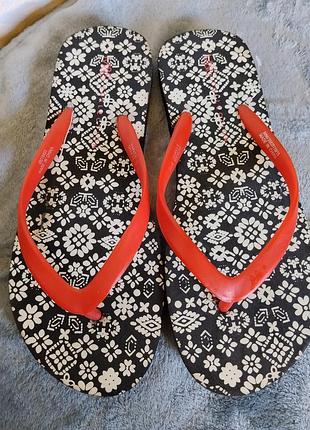 Продам жіночі в'єтнамки marks & spencer ,37 розмір.