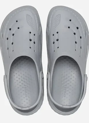 Мужские кроксы crocs off grid clog серые и беж м10 43/44рр