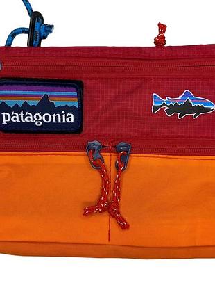 Сумка patagonia с патчем 15*22 красная