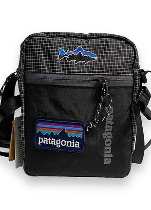 Сумка patagonia з патчем 21*16 чорна
