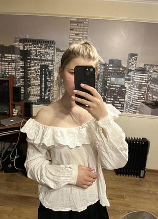 Блуза ляна з мереживом