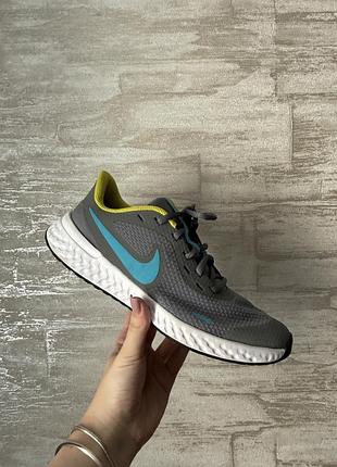 Кросівки nike revolution 5