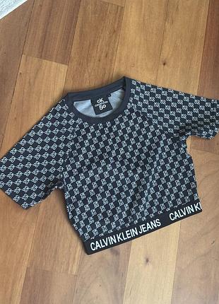 Вкорочена футболка calvin klein, s
