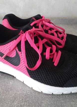 Кросівки nike легесенькі