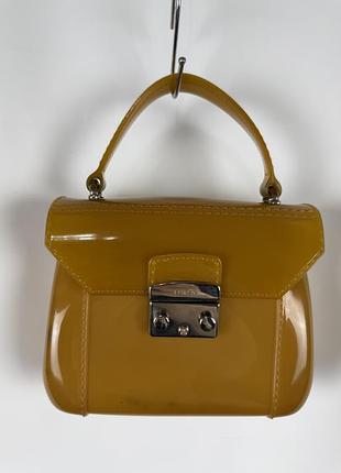 Маленькая резиновая сумочка furla
