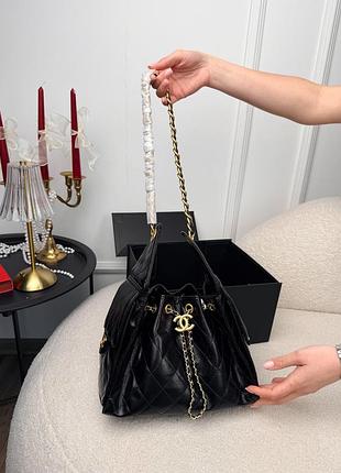Chanel 25 bag black with gold hardware 27x20x13