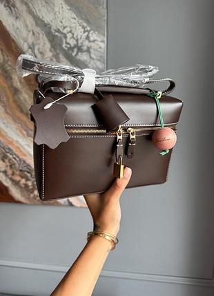 Loro piana extra pocket 23 in smooth leather chocolate brown 23x15