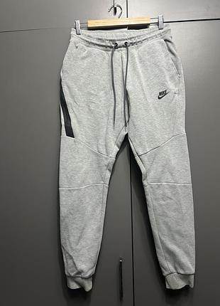 Спортивні штани nike tech fleece
