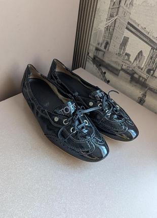 Туфлі балетки кросівки tod's (39,5) жіночі з натуральної лакованої шкіри вінтаж чорні