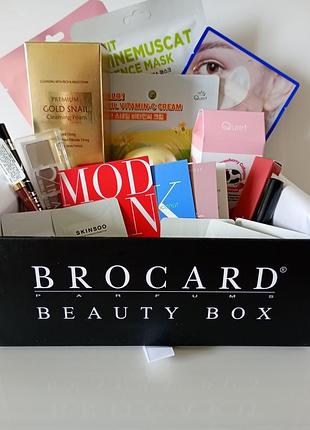 Beauty box уходовой и декоративной косметики.