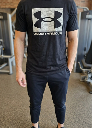 Мужская футболка фирмы under armour, оригинал.