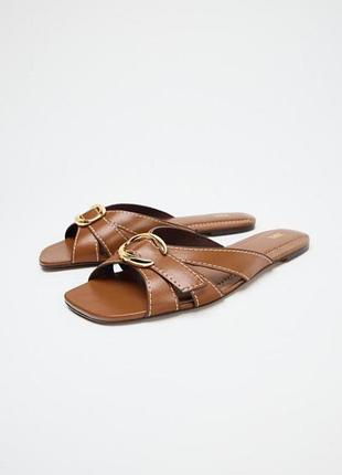 Шльопанці zara