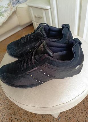 Продам кроссовки sketchers