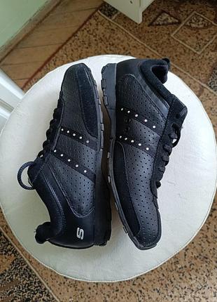 Продам кросівки sketchers