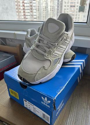 Кросівки adidas