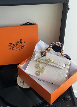 Жіноча шкіряна сумка 20х15х7 см з хустинкою в коробці від hermes брендова сумочка для жінки з ручкою і ремінцем через плече гермес