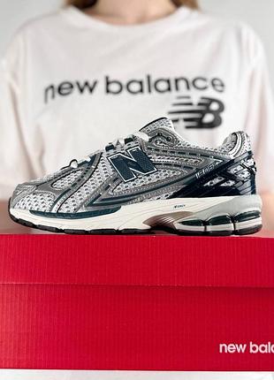 New balance 1906r light grey metallic
