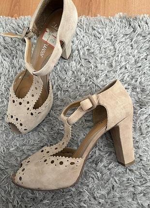 Стильні замшеві туфлі/босоніжки clarks softwear