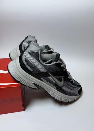 Nike initiator 5