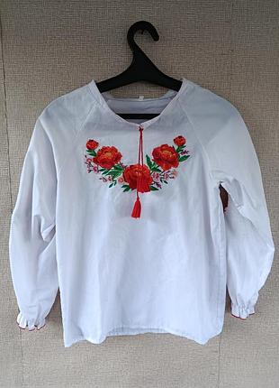 Вышиванка для девочки с маками,