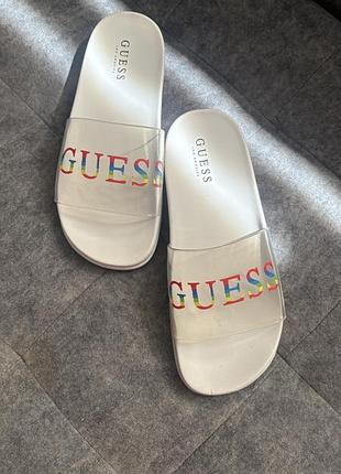 Шльопанці guess