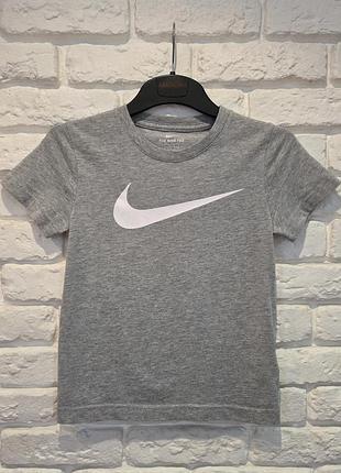 Футболка nike на 6-7років, 116-122см