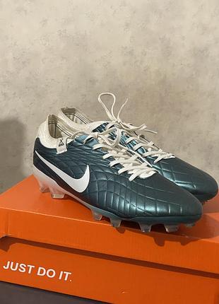 Футбольні бутси nike