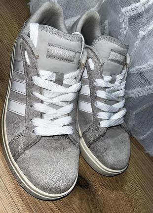 Замшеві кросівки adidas grand court base 00s (оригінал) — розмір 39.5 (24.5 см)