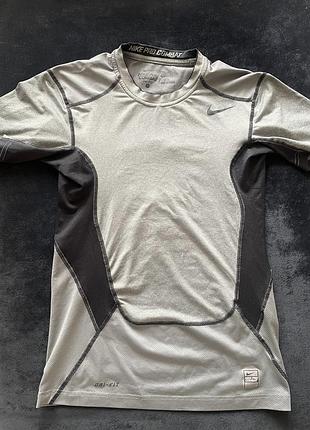 Чоловіча компресійна футболка / рашгард nike pro combat (розмір m)