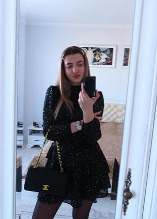 Чорна сукня в блискітки
