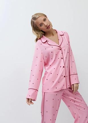 Жіноча піжама aruelle cherie pajama long рожева із сердечками на сорочка ґудзиках і штани віскоза домашня з довгим рукавом 2xl